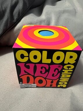 Needoh Color Change - Blue to Pink